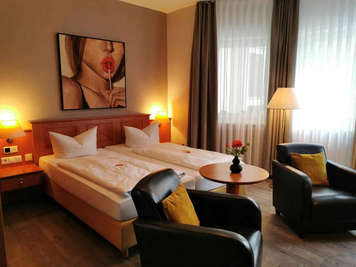 Hotel Alexa Бад Мергентхайм Екстериор снимка