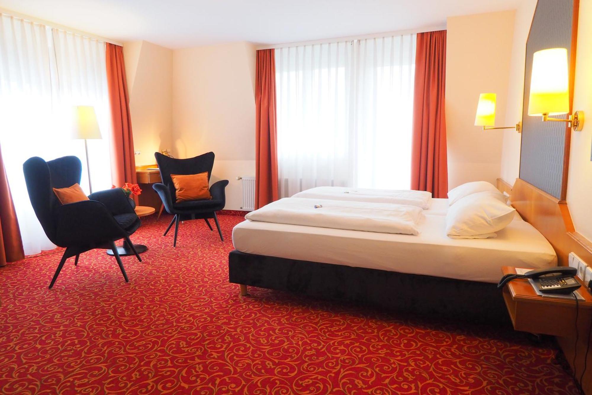 Hotel Alexa Бад Мергентхайм Стая снимка