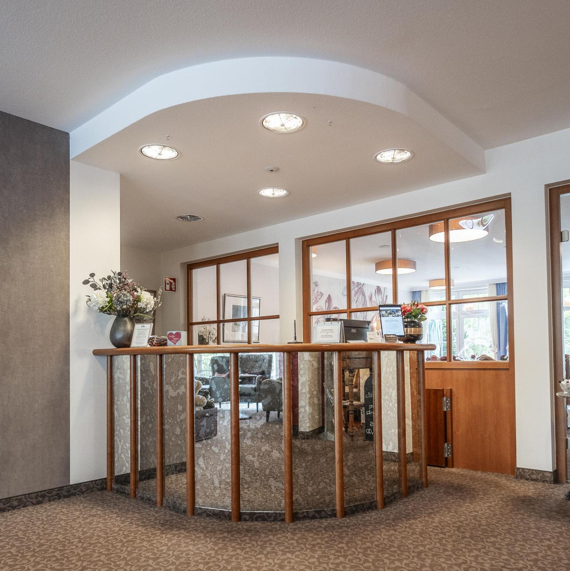 Hotel Alexa Бад Мергентхайм Екстериор снимка
